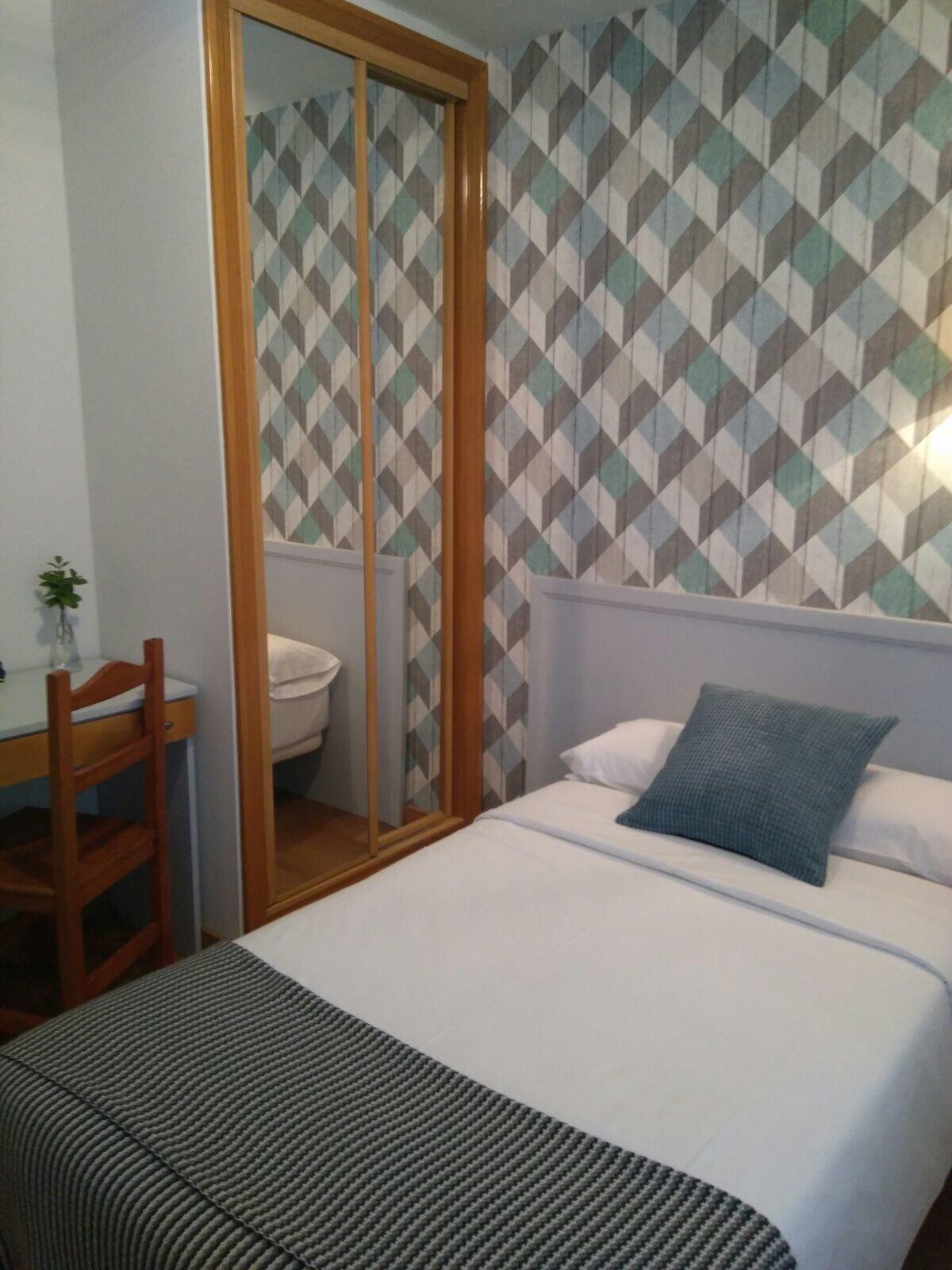 Costa Hotel *